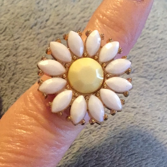 Daisy Ring🌼Flower Ring - Picture 2 of 8